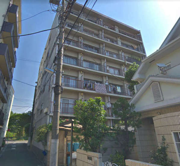松庵ハイム外観４｜東南側には戸建てなどが建ち並ぶ住宅エリアです。