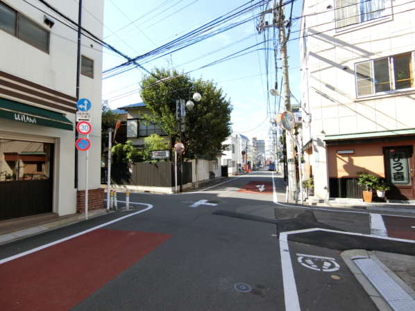 豊島マンションアプローチ2｜ただ、豊島マンションに向かうには、駅を出るとわき道に入ります。車通りがすくないのでこちらもいいかもしれません。