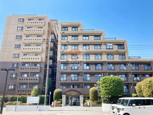 ファミール成増グランデージ外観５｜ファミール成増グランデージは1995年（平成 7年)築、１０階建てのマンションです。