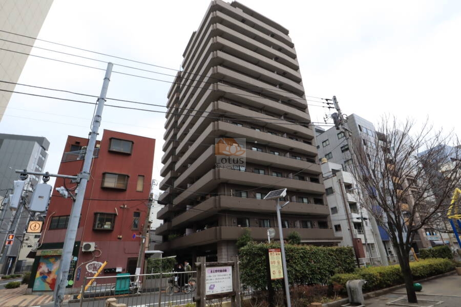 コスモ上野ロイヤルフォルム外観2