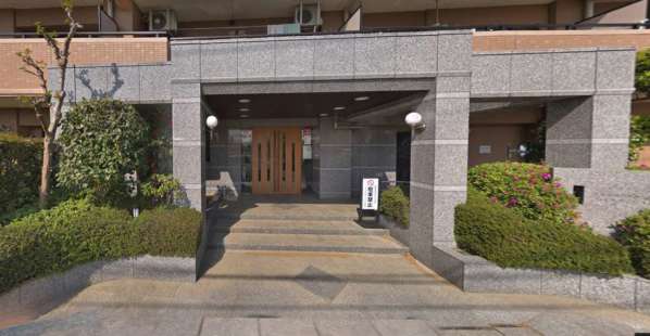 コスモ石神井公園ロイヤルフォルム外観２｜エントランスはオートロック完備で安心です。