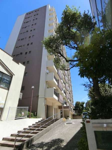 ライオンズマンション西荻第２外観２｜ライオンズマンション西荻第２は昭和４５年築、１２階建てのマンションです。「西荻窪」駅から商店街を抜けて徒歩５分の便利な立地です。
