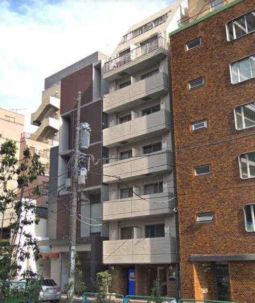 ステージファースト神田Ⅱ外観10｜ステージファースト神田２は平成１５年築の８階建てのマンションです。岩本町駅、神田駅、秋葉原駅が利用可です。近くにコンビニ、スーパーもあり便利です。
