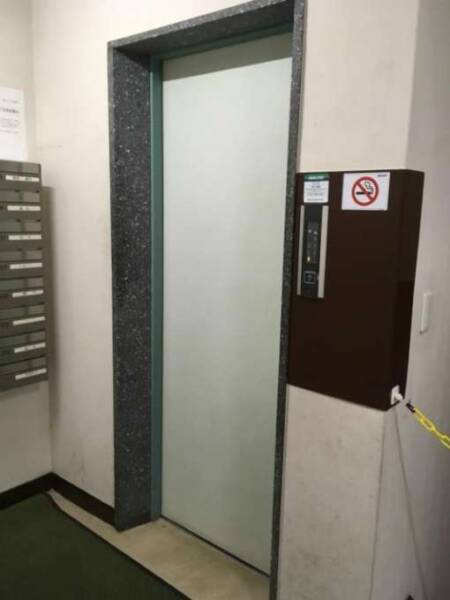 豊島マンション共用部1｜エレベーターです。