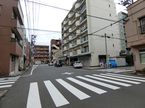 モンファイエ菊川外観・共用部7｜歩いて１分くらいのところには、セブンイレブンもありました。