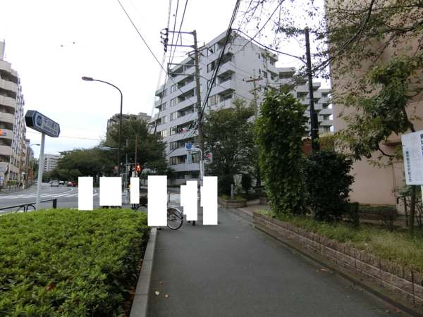 中村橋シティハウスアプローチ（練馬）1｜歩きやすい道路なのではないかと思います。