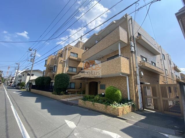 ライオンズマンション平和台第２外観１｜ライオンズマンション平和台第２は、1986年（昭和61年）11月に建てられた４階建てのマンションです。周辺は戸建ても多くある閑静な住宅地です。
