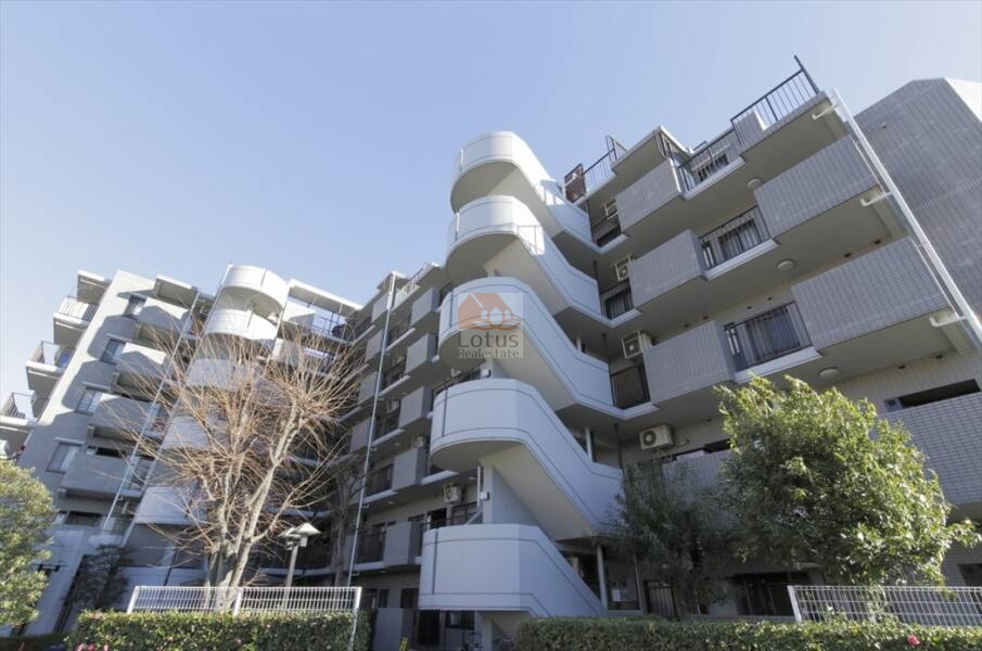 コスモ浮間舟渡プレサージュ外観５｜コスモ浮間舟渡プレサージュは平成２、７階建てのマンションです。