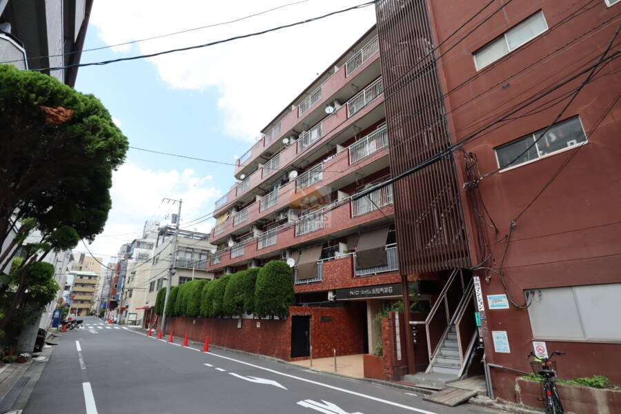 ニックハイム東陽町第６外観1｜ニックハイム東陽町第６は昭和58年築、6階建てのマンションです。