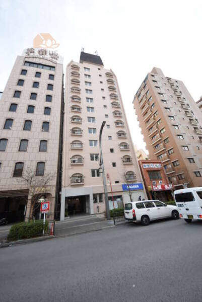 ハイネス菊屋橋は昭和51年築、12階建てのマンションです。
