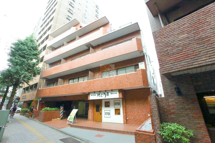 日興初台スカイマンション外観２｜日興初台スカイマンションは昭和55年築、7階建のマンションです。