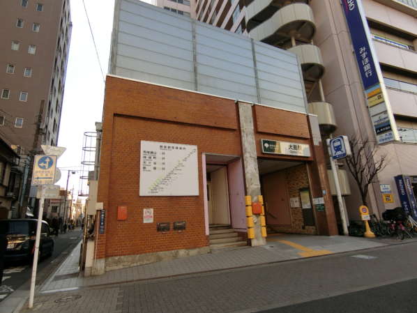 大島シャスターマンションアプローチ4｜大島シャスターマンションの最寄は都営新宿線「大島」です。Ａ１出口が便利です。駅から徒歩2分です。