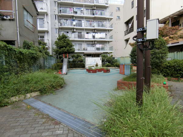 亀戸天神リリエンハイム外観共用部14｜亀戸三丁目児童遊園。