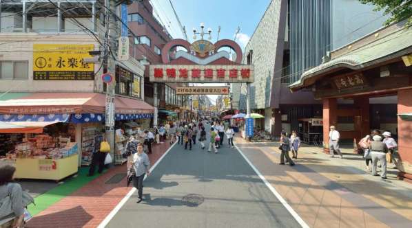 巣鴨地蔵通り商店街｜徒歩1分に「巣鴨地蔵通り商店街」があります。