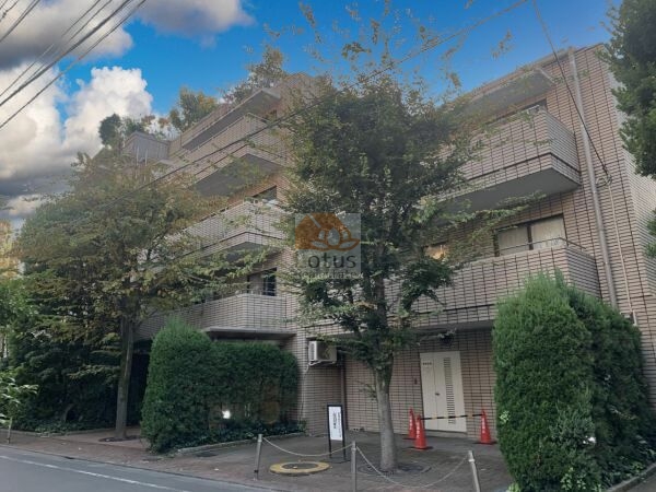 ヴェルティ千早町外観２ (1)｜ヴェルティ千早町は平成元年築、5階建のマンションです。周辺は戸建てやマンションが建ち並ぶ閑静な住宅街です。最寄り駅は有楽町線他「要町」駅です。西武池袋線「椎名町」駅やＪＲ「池袋」駅も徒歩圏内です。
