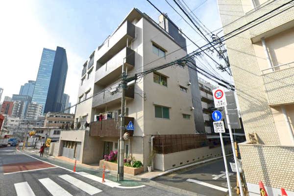 ハイネス大久保外観１｜ハイネス大久保は昭和４６年築、６階建てのマンションです。