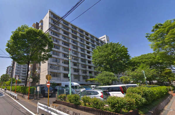 亀戸二丁目団地６号棟外観１｜亀戸二丁目団地は１～９号棟ある大規模マンションです。