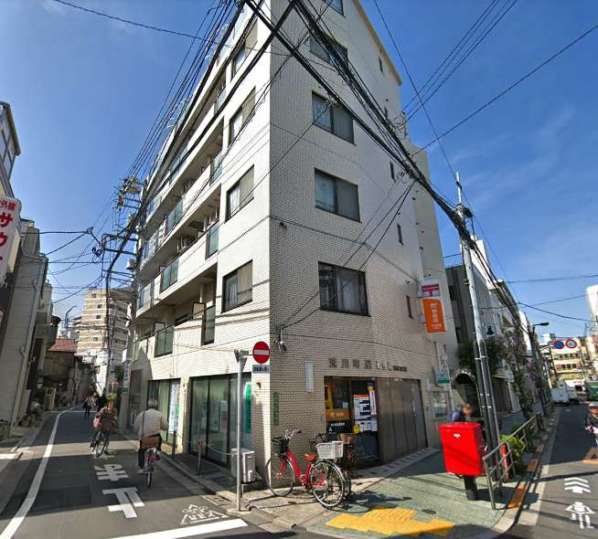 グローリア初穂町屋外観｜グローリア初穂町屋は８階建てのマンションです。「町屋」駅から徒歩３分の便利な立地です。