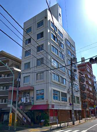 文京パークハイツ外観１｜文京パークハイツは７階建てのマンションで窪町東公園に面しています。近隣には小石川植物園や筑波大学東京キャンパスがある緑の多い文教エリアです。