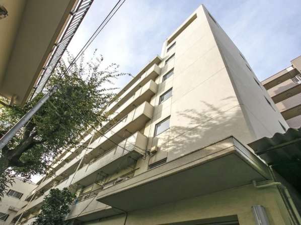 サンライズ神楽坂外観｜サンライズ神楽坂は７階建てです。「神楽坂」駅から徒歩６分、「江戸川橋」駅から徒歩４分です。