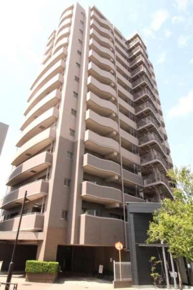 落合シティタワー外観｜落合シティタワーは平成１１年築の１４階建てのマンションです。東西線「落合」駅から徒歩２分、大江戸線「中井」駅から徒歩４分、総武線「東中野」駅から徒歩８分です。