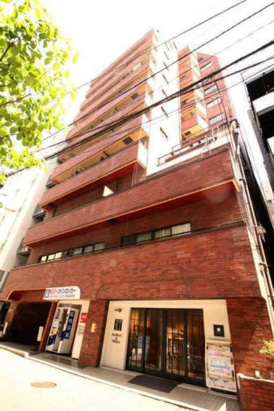 セントヒルズ代々木は１３階建てのマンションです。「代々木」駅から徒歩３分、「新宿」駅徒歩７分の便利な立地です。