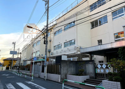 新宿区立戸山小学校｜お隣に「新宿区立戸山小学校」があります。