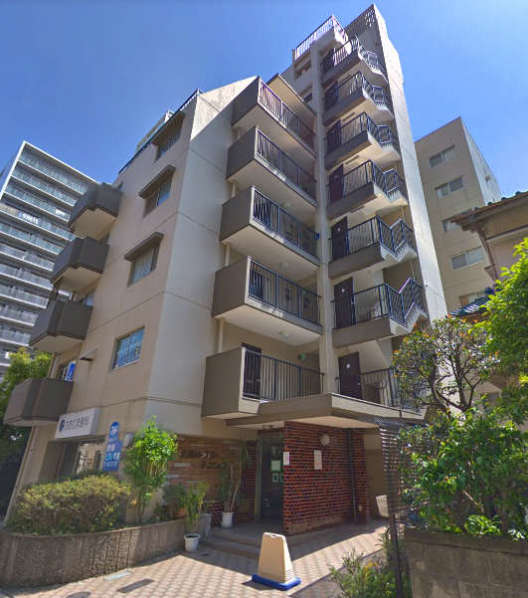 大島シャスターマンション外観１｜大島シャスターマンションは8階建てのマンションです。大通りに面しない通りにあるので落ち着いています。