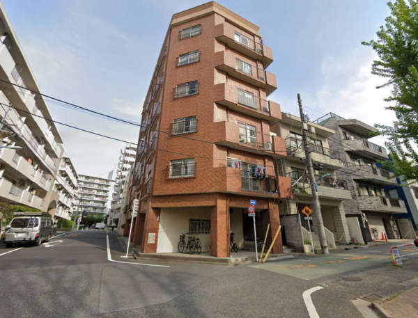 ハイムトーシン外観１｜ハイムトーシンは６階建てのマンションです。北柏木公園に公園に隣接した静かな住環境です。