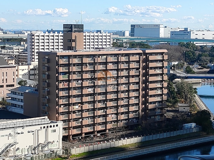 トーア南晴海マンション｜トーア南晴海マンションは運河に面した立地です。