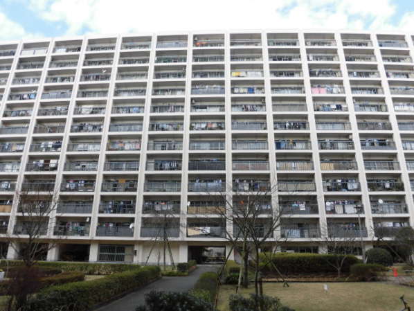 桑川町住宅１号棟外観｜１号棟です。敷地が広く、日当たり良好がです。