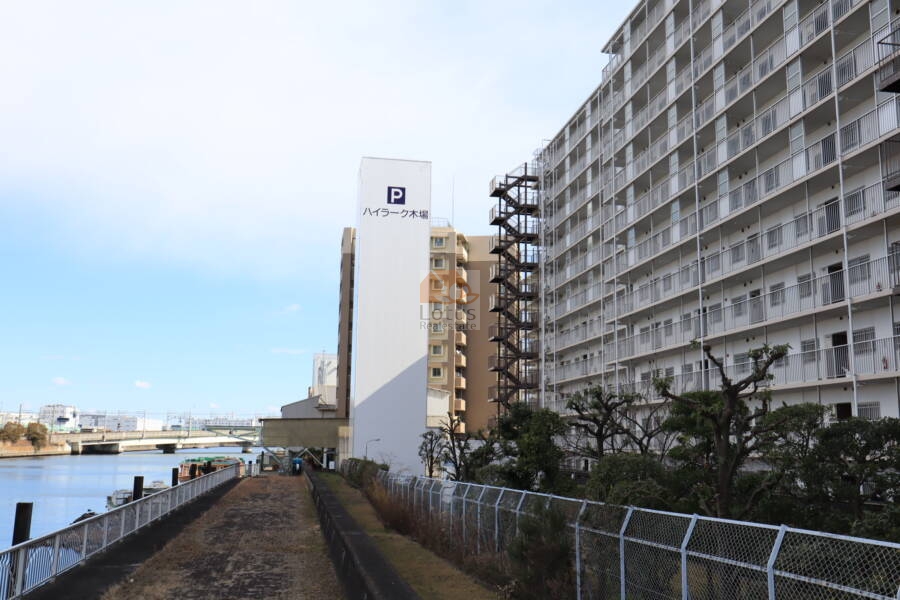 ハイラーク木場外観2｜北側には汐見運河があります。