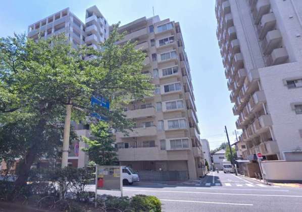 サンコート中村北外観4｜サンコート中村北は千川沿いにある９階建てのマンションです。「練馬」駅から徒歩７分です。