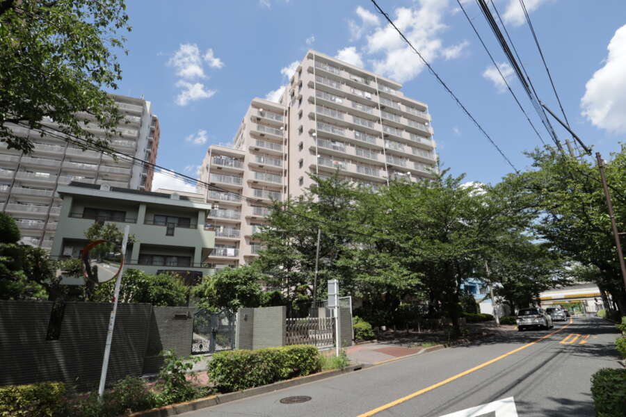 東急ドエルアルス千住外観1｜東急ドエルアルス千住は昭和62年築、14階建てのマンションです。南千住駅から徒歩１０分圏内の閑静な住宅地に立地します。