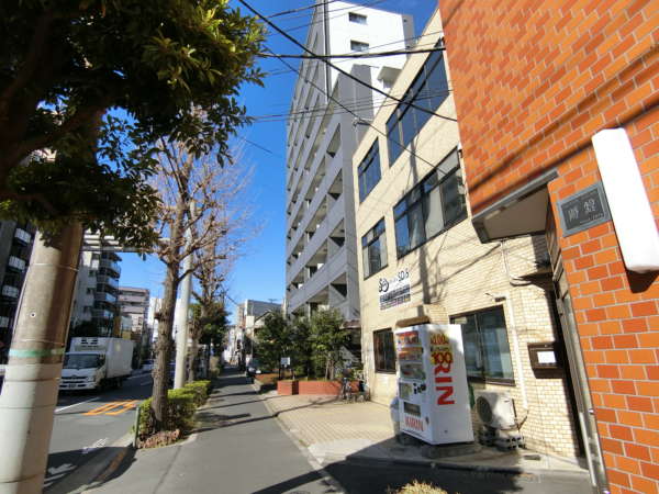アイル東京向島弐番館アプローチ13｜アイル東京向島弐番館が見えてきました。