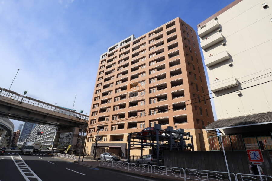 グランシティ 東京イースト３外観1｜グランシティ東京イースト３は平成14年築、14階建てのマンションです。
