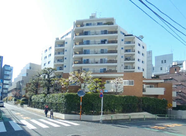コープ野村一番町は１０階建てのマンションです。半蔵門駅、麹町駅に近く便利です。管理体制も良く、オートロック付きです。