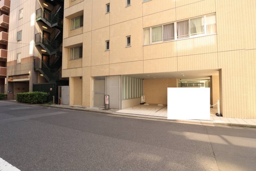 東日本橋デュープレックスポーション外観2｜都営浅草線「東日本橋」駅、都営新宿線「馬喰横山」駅や総武線「浅草橋」駅など複数の駅路線が利用できます。