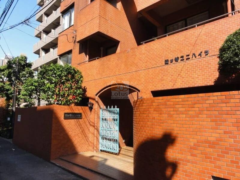 四ツ谷ユニハイツ5｜四ッ谷ユニハイツは、昭和57年築、4階建てのマンションです。