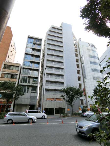 四谷フラワーマンション外観｜四谷フラワーマンションは１４階建てのマンションです。ペットと住めるマンションです。靖国通り沿いの防衛省前です。