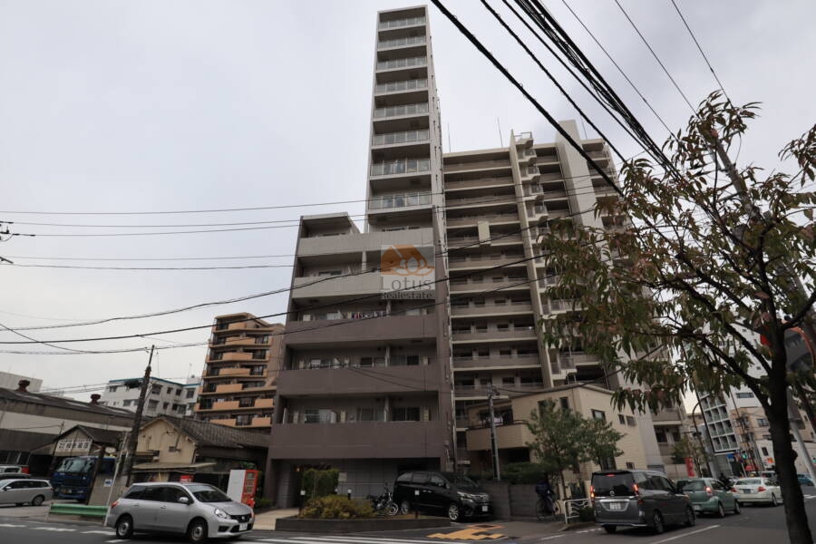 トレゾール亀戸外観1｜トレゾール亀戸は平成２０年築の１４階建てマンションです。