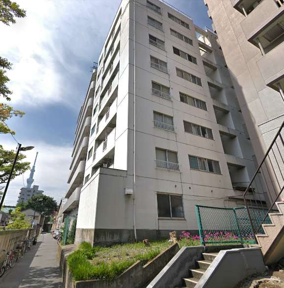 向島マンション外観２｜東側は「晴河山法泉寺」があります。
