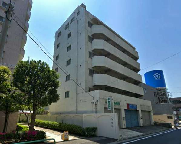 キュート東砂外観2｜キュート東砂は７階建てのマンションです。ショッピングセンター「トレピックプラザ」まで徒歩４分「ＳＵＮＡＭＯ」まで徒歩７分とお買物は便利です。