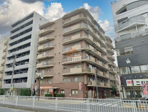サンハイツ両国外観３ (1)｜サンハイツ両国は昭和５４年築、８階建てのマンションです。蔵前橋通りに面していています。大江戸線「両国」駅からは徒歩５分です。