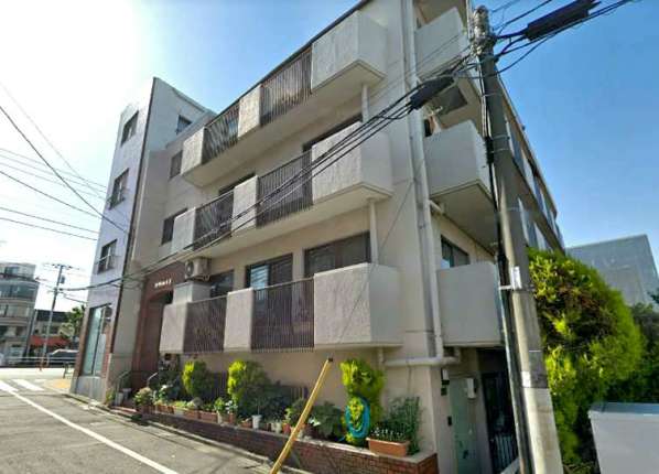 セザール荻窪外観｜セザール荻窪は４階建ての小規模マンションです。エレベーターはありません。