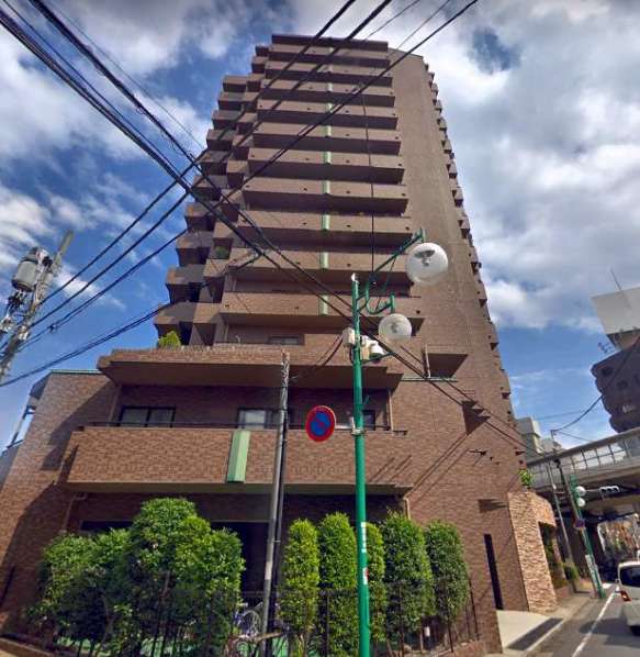 ドラゴンマンション池袋壱番館外観｜ドラゴンマンション池袋壱番館は平成１１年築１４階建のマンションです。国道２５４号線沿いにありその上に首都高が走っています。「池袋」駅から徒歩１３分です。