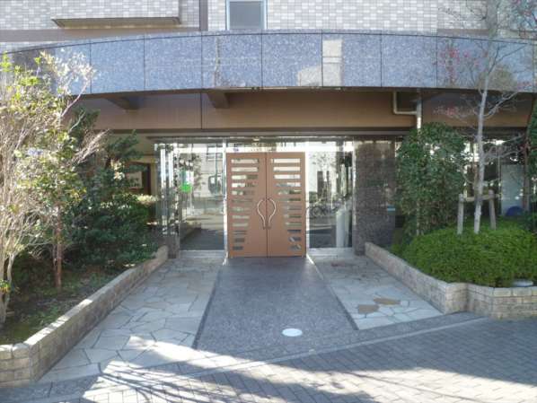 ローヤルシティ新小岩外観3｜エントランスです。