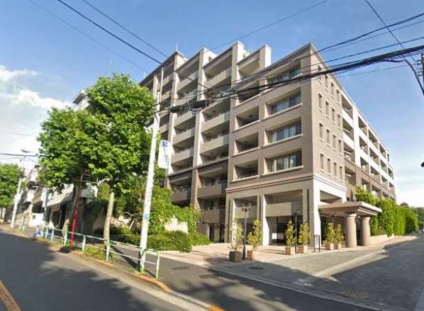 グランフォート青淵閣は平成１８年築の１０階建てマンションです。周辺は閑静な住宅地です。