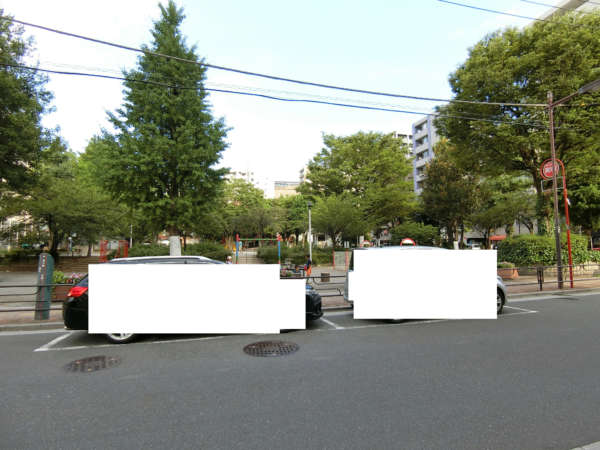 藤和シティホームズ御徒町外観共用部7｜エントランス側から竹町公園を見た様子です。広い公園だと思います。主に近所の方の憩いに使われている公園です。