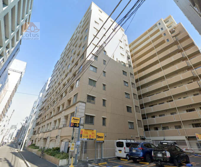 エフローレ日本橋外観３｜エフローレ日本橋は平成１４年築、１３階建のマンションです。日比谷線「小伝馬町」駅から徒歩3分です。周辺はオフィスビルやマンションが立ち並ぶ閑静な住環境です。